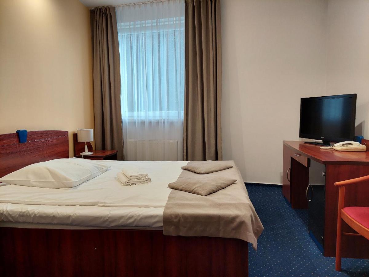 Eurohotel Baniocha Экстерьер фото